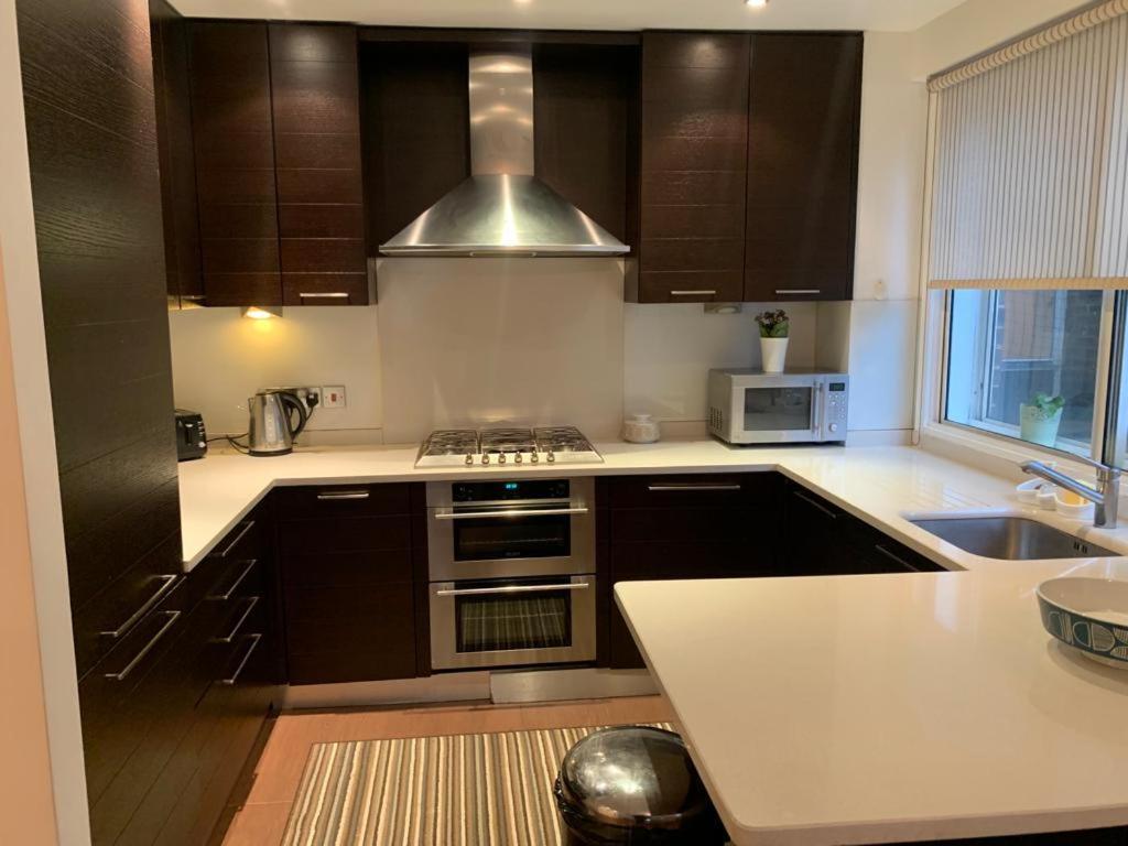 Lovely 3 Bedroom Apartment London Eksteriør bilde