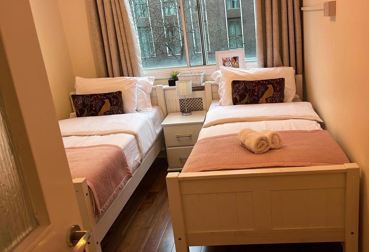 Lovely 3 Bedroom Apartment London Eksteriør bilde